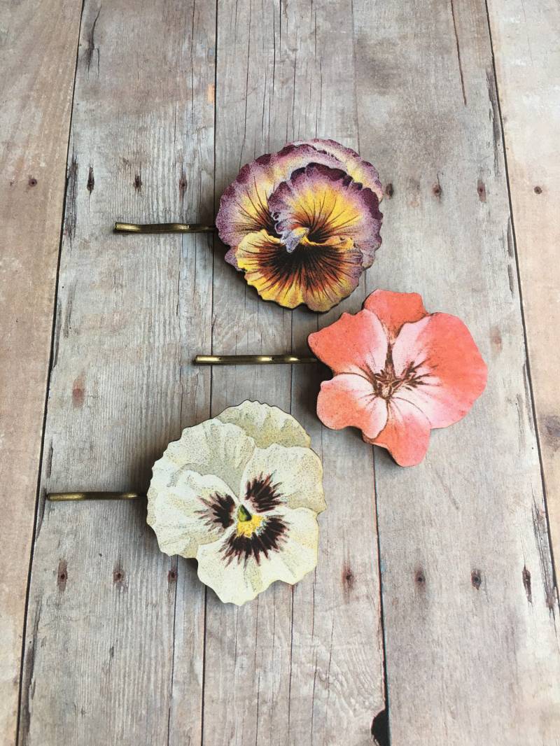 Blumen Haar Accessoire Pansy Haarspange Pin Pansies Viola Garten Schmuck Geschenke Für Gärtner Blumen Haar Accessoire Pansy Haarspange Pin Pansies Viola Garten Schmuck Geschenke Für Gärtner von CircaAD