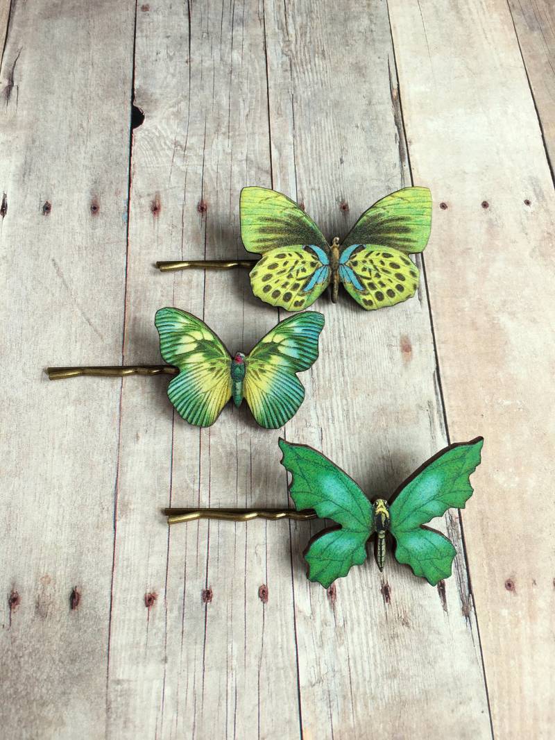 Grüner Schmetterling Haar Accessoire Greenery Woodland Fashion Göttin Feen Fee Grüner Schmetterling Haar Accessoire Greenery Woodland Fashion Göttin Feen Fee von CircaAD