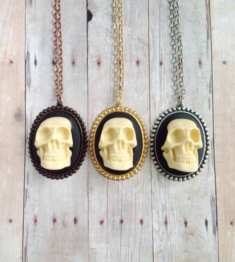 Totenkopf Halskette Menschliche Anatomie Schmuck Kuriosität Totenkopf Halskette Menschliche Anatomie Schmuck Kuriosität von CircaAD