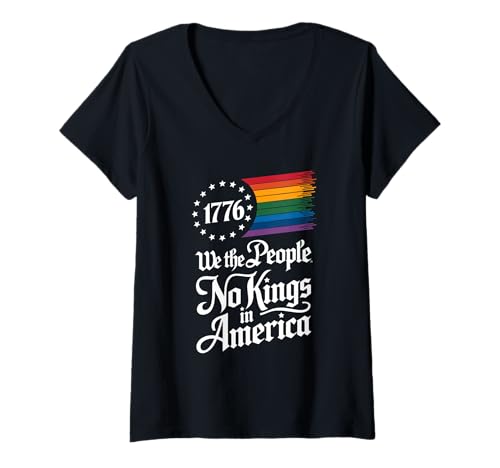 Damen 1776 We The People No Kings In America Pride Regenbogen T-Shirt mit V-Ausschnitt Damen 1776 We The People No Kings In America Pride Regenbogen T-Shirt mit V-Ausschnitt von Circle Stars Rainbow Flag We The People Script