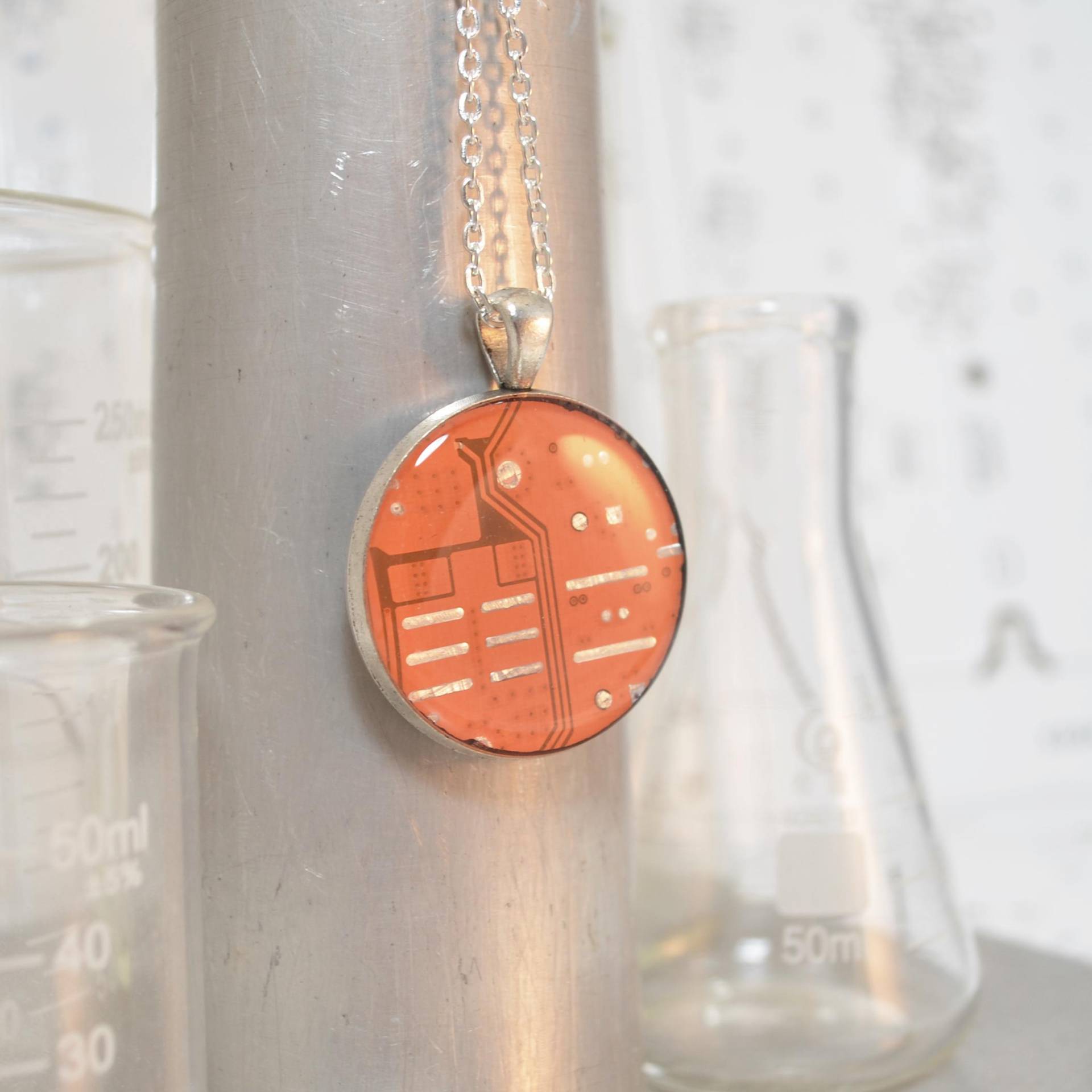 Platine Halskette Orange, Recycled Motherboard Schmuck, Elektrotechniker Geek Chic Upcycled Schmuck von CircuitBreakerLabs