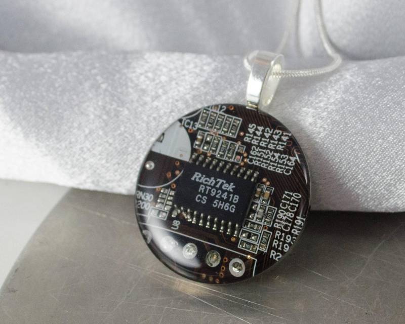 Platinen Halskette Large Braun, Schmuck, Tragbare Technologie, Geschenk Für Elektrotechniker, Computer Programmierer, Upcycled von CircuitBreakerLabs