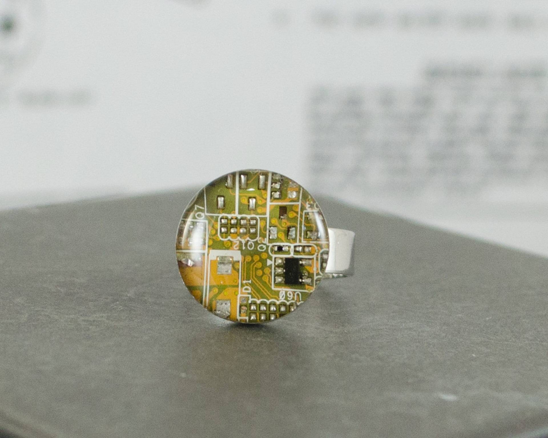 Recycelte Platine Einstellbare Ring Gelb, Computer Schmuck von CircuitBreakerLabs