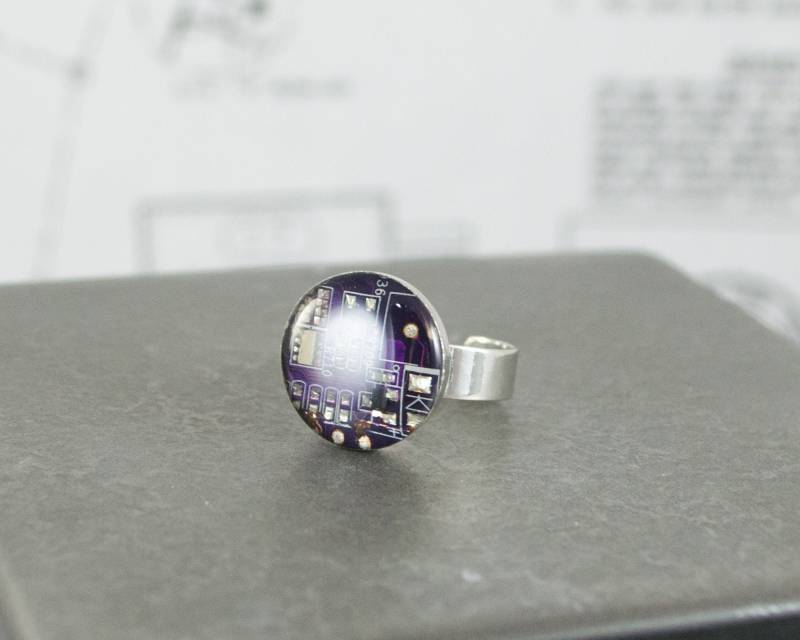 Recycling Platine Verstellbar Ring Violet, Computer Schmuck von CircuitBreakerLabs