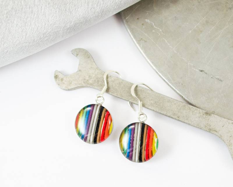 Regenbogen Ribbon Kabel Kurze Ohrringe, Sterling Silber Schmuck, Computer Science Ohrringe von CircuitBreakerLabs