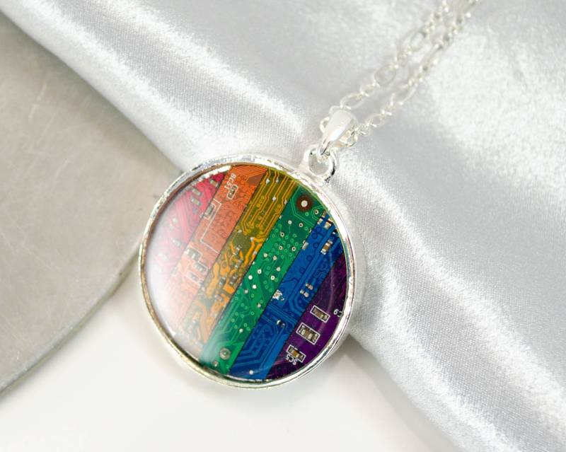 Riesen Regenbogen Platine Halskette, Statement Computer Programmierer Geschenk, Pride Halskette Riesen Regenbogen Platine Halskette, Statement Computer Programmierer Geschenk, Pride Halskette von CircuitBreakerLabs