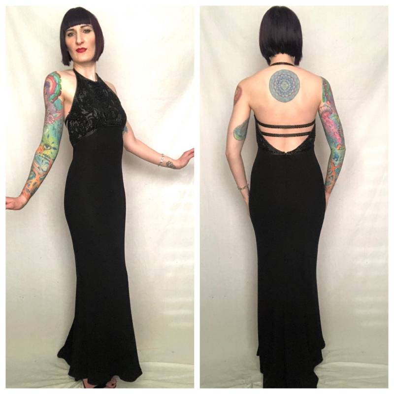Carmen Marc Valvo Vintage 90Er Jahre 2000Er Y2K Schwarzes Pailletten-Perlen-Kleid Mit Ausgeschnittenem Riemchen-Rücken - Größe Medium von CircusCatVintage