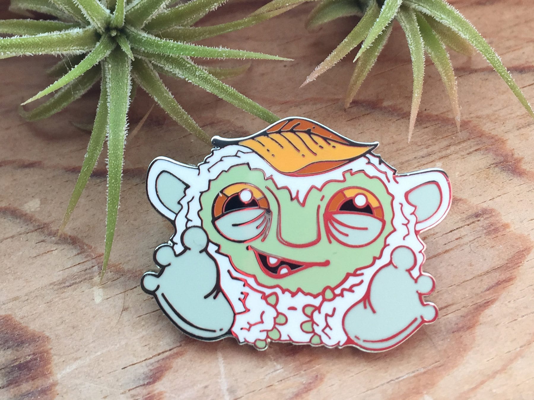 Limitierte Auflage Emaille Pin - Baby Yeti Mit Blatt Süße Minze Farbige Wesen Orange-Blatt Harten Zahnschmelz Anstecknadel Limitierte Auflage Emaille Pin - Baby Yeti Mit Blatt Süße Minze Farbige Wesen Orange-Blatt Harten Zahnschmelz Anstecknadel von CircusMoonFables