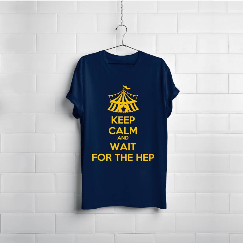 "Keep Calm Andwarten Auf Den Hep - Zirkus Trapez "Trapeze" Gymnast T Shirt." "Keep Calm Andwarten Auf Den Hep - Zirkus Trapez "Trapeze" Gymnast T Shirt." von CirqueSoul