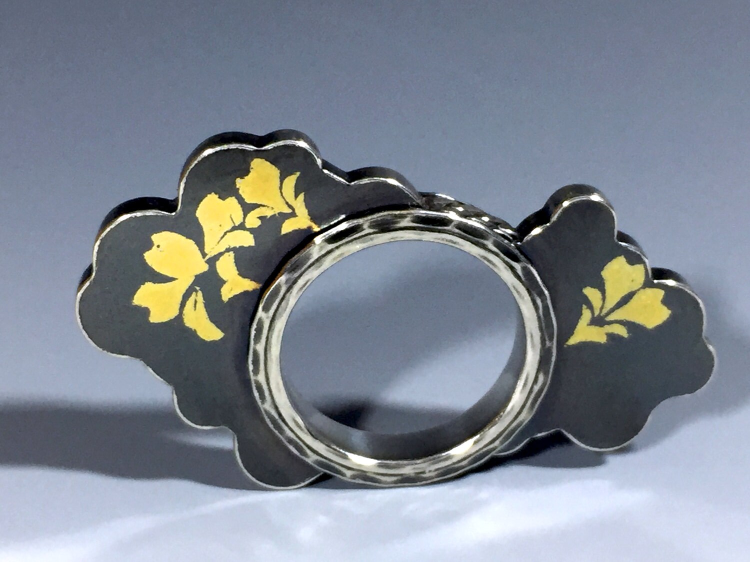 Ummantelter Wolken Meditation Ring von CirridescenceStudios
