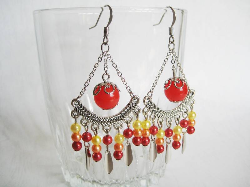 Boho Style Chandelier Ohrringe in Den Farben Rot, Orange Und Gelb Boho Style Chandelier Ohrringe in Den Farben Rot, Orange Und Gelb von CissyPixie