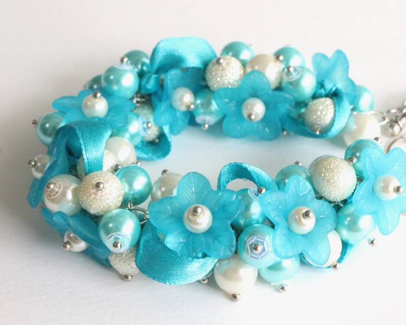 Cerulean Blaue Blume Und Weiß Cluster Armband Ohrringe Set Cerulean Blaue Blume Und Weiß Cluster Armband Ohrringe Set von CissyPixie