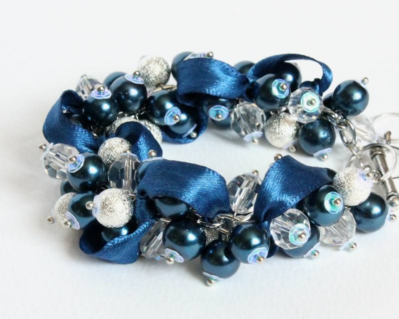 Navy Blau Pearl Cluster Armband Und Ohrringe Set Navy Blau Pearl Cluster Armband Und Ohrringe Set von CissyPixie