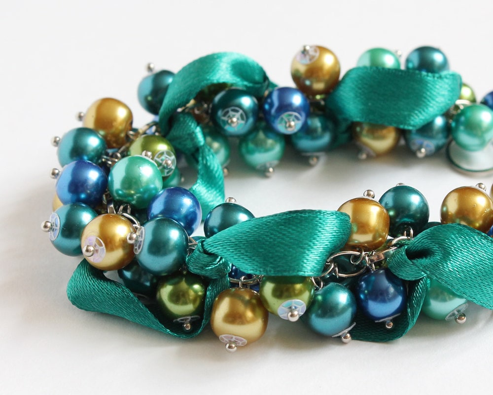 Pfau Color Cluster Armband Und Ohrringe Set Pfau Color Cluster Armband Und Ohrringe Set von CissyPixie