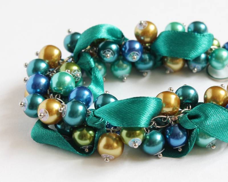 Pfau Color Cluster Armband Und Ohrringe Set Pfau Color Cluster Armband Und Ohrringe Set von CissyPixie