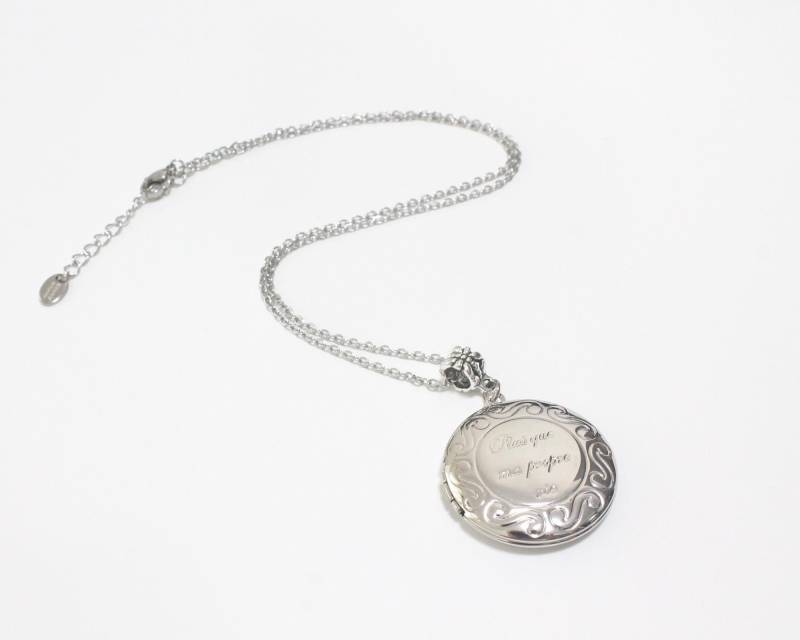 Plus Que Ma Propre Vie | Mehr Als Mein Eigenes Leben Glänzend Silberne Medaillon Halskette von CissyPixie