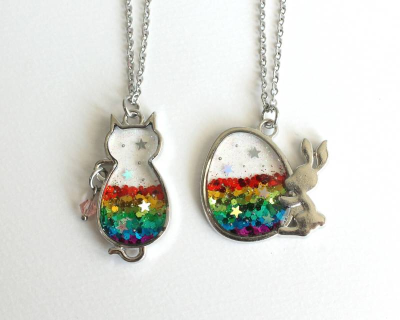 Regenbogen Katze Glitter Halskette/Hase Osterei Regenbogen Katze Glitter Halskette/Hase Osterei von CissyPixie