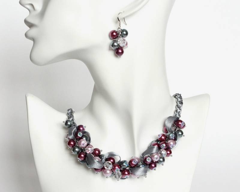 Rot-Violet, Mauve Und Graues Cluster Halskette Ohrringe Set Rot-Violet, Mauve Und Graues Cluster Halskette Ohrringe Set von CissyPixie