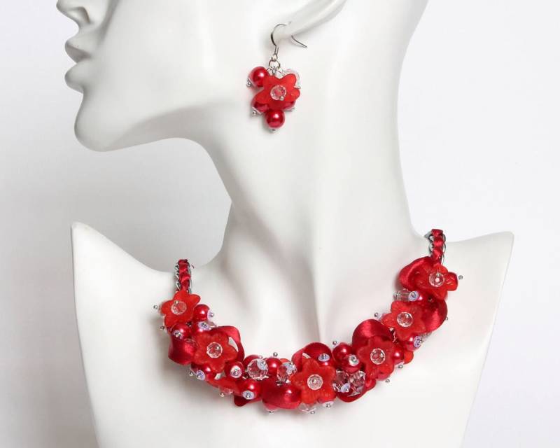 Rote Blume Brautjungfer Cluster Halskette Und Ohrringe Set Rote Blume Brautjungfer Cluster Halskette Und Ohrringe Set von CissyPixie