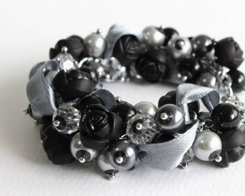Schwarz Grau Rose Cluster Armband Und Ohrringe Set Schwarz Grau Rose Cluster Armband Und Ohrringe Set von CissyPixie