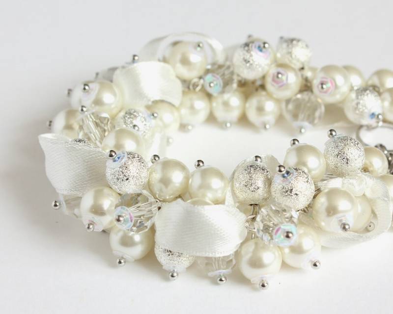 Weiß Silber Crystal Pearl Cluster Armband Und Ohrringe Set Weiß Silber Crystal Pearl Cluster Armband Und Ohrringe Set von CissyPixie