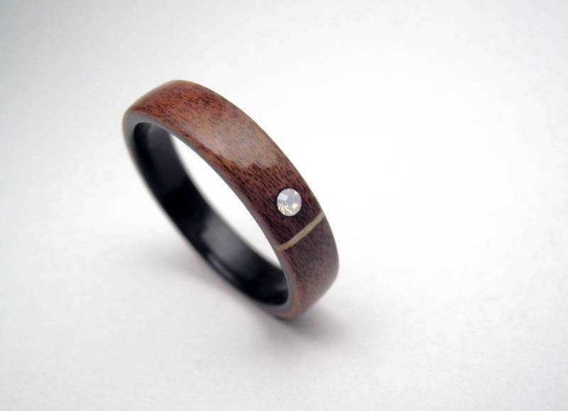 Bentwood Ring Santos Palisander, Ebenholz Und Swarovski Kristall Bentwood Ring Santos Palisander, Ebenholz Und Swarovski Kristall von CitadelAtelier