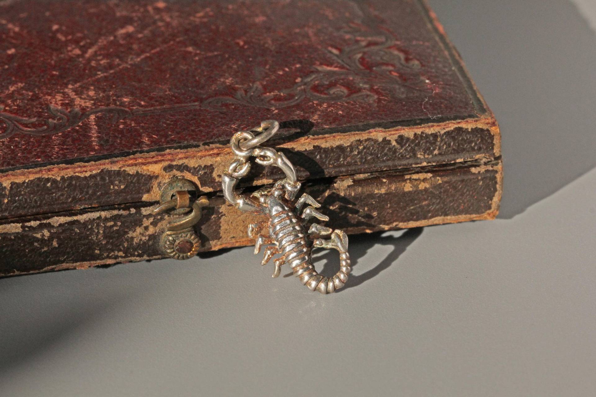 Vintage Skorpion Anhänger in Sterling Silber Vintage Skorpion Anhänger in Sterling Silber von CitrineAntiqueJewels