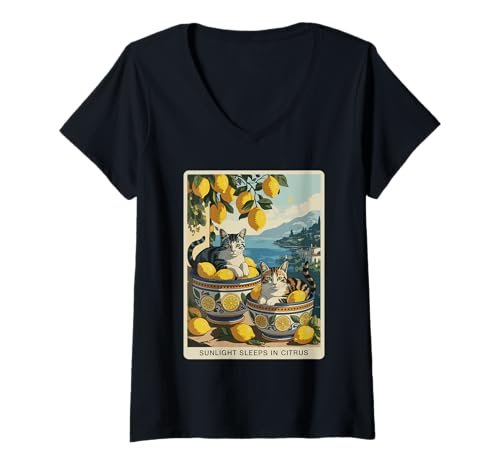 Damen Katzen Zitronenschalen Küstenlandschaft Citrus Calm Italien T-Shirt mit V-Ausschnitt Damen Katzen Zitronenschalen Küstenlandschaft Citrus Calm Italien T-Shirt mit V-Ausschnitt von CitrusCats