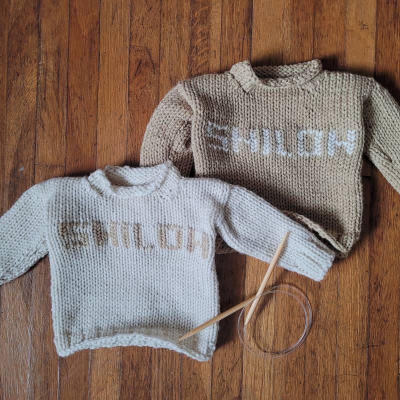 Personalisierter Baby/Kind Name Pullover - Kommt Bei Weihnachten von CityKnitterCo