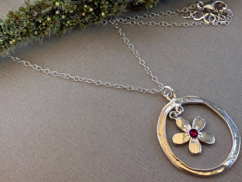 Vergissmeinnicht Blumen Halskette in Sterling Silber Mit Swarovski Kristall, Schmuck, Symbol Der Liebe Halskette von CityofJewelz