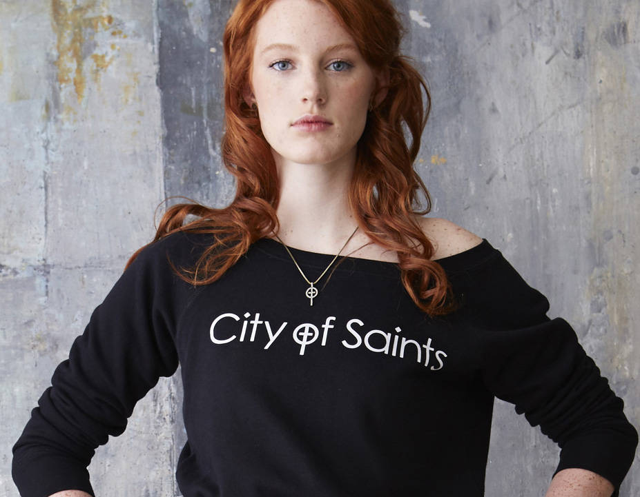 City Of Saints Logo Wide-Nk Sweatshirt von CityofSaintsnyc