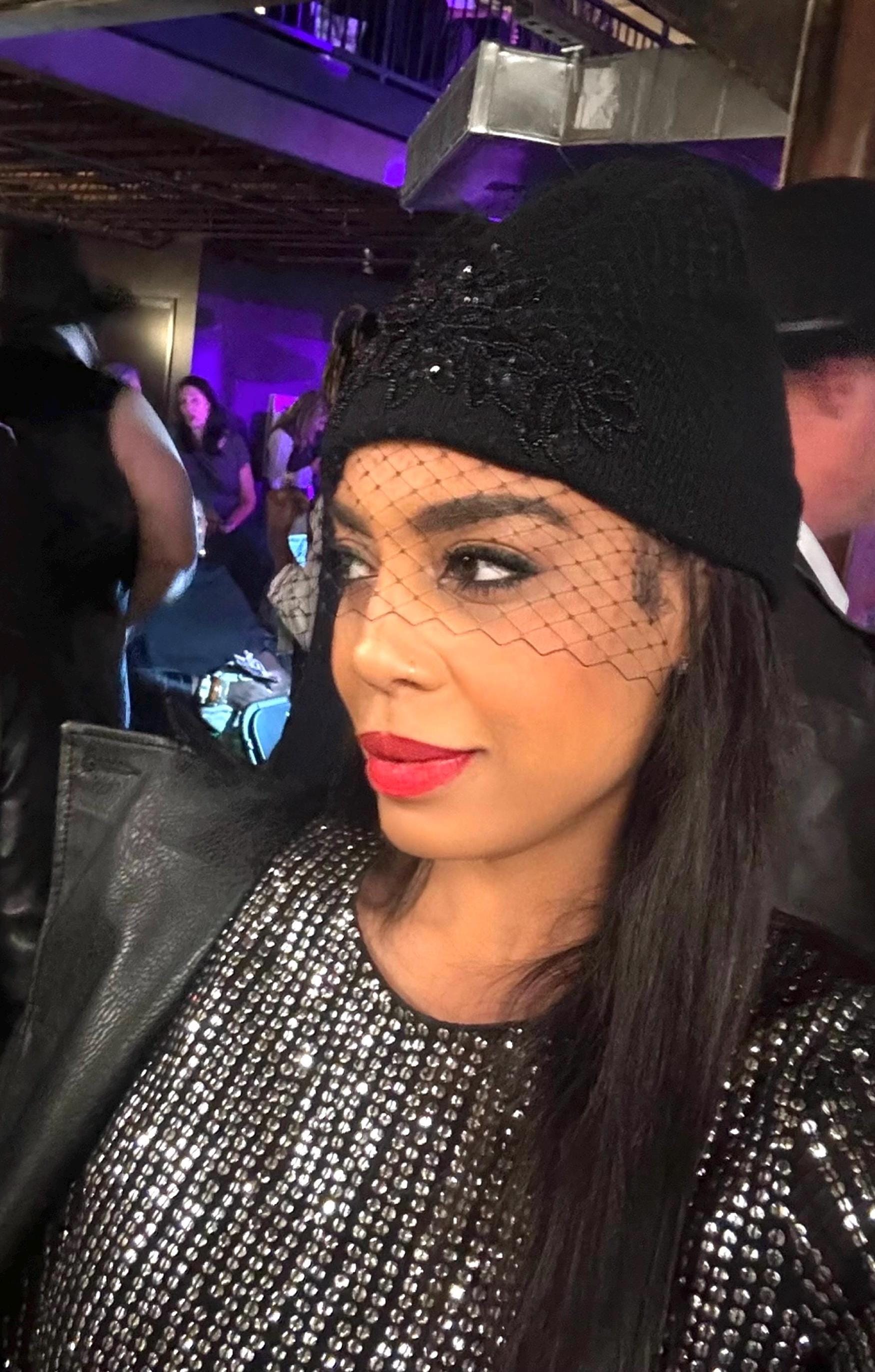 Verzierte Strickmütze Mit Birdcage Schleier von CityofSaintsnyc