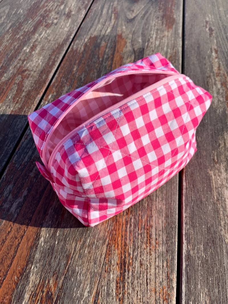 Schminktasche Mit Knallpinkem Vichykaro-Futter & Hellrosa - Große Haarwerkzeugtasche Kulturtasche Geldbeutel, Passendes Federmäppchen von ClaireAccessoires