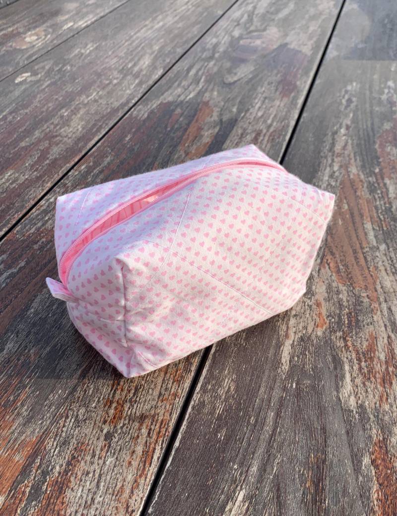 Schminktasche Mit Rosa Herzen Und Vichykaro | Vichy Karo Innenfutter - Kulturtasche Große Haar Werkzeugtasche Geldbörse & Passendes Federmäppchen von ClaireAccessoires