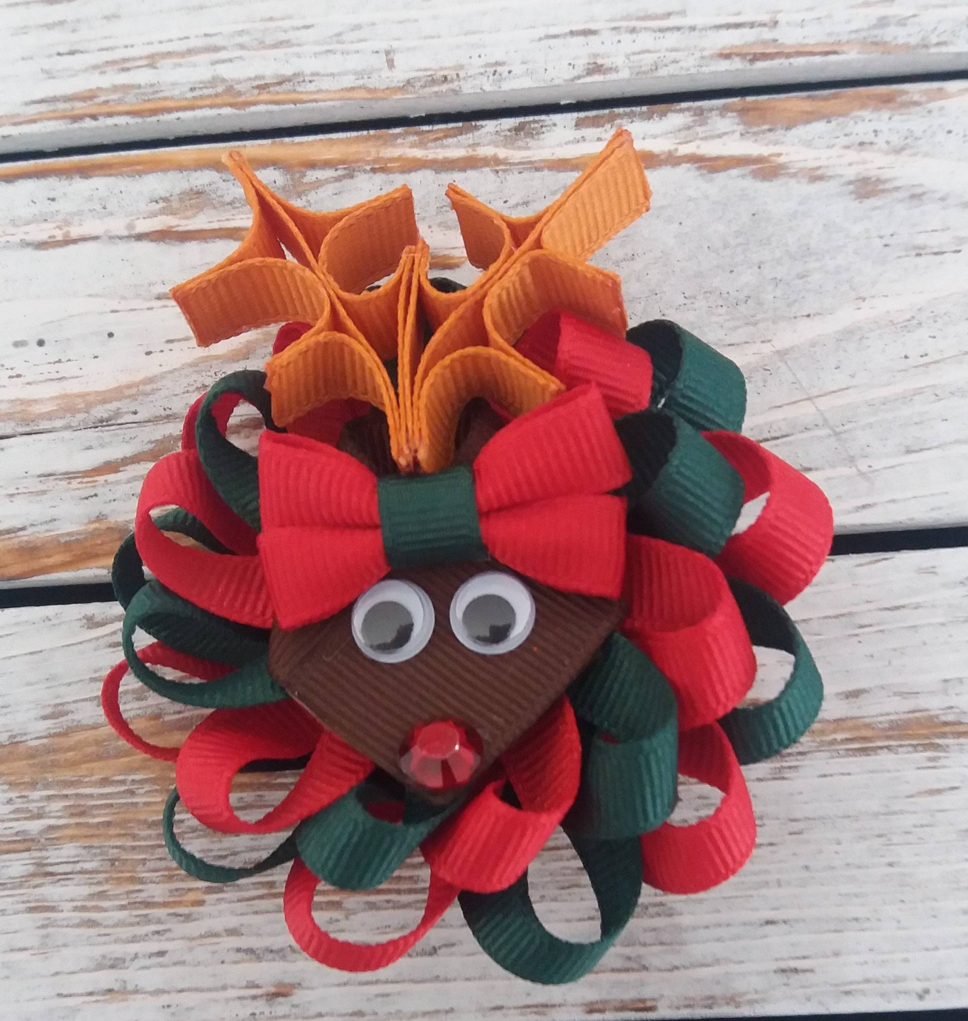 Rentiere Ribbon Skulptur Weihnachtshaar Rentier Hair Clip Pin Holiday Bow Loopy Haarbock Red Green Gold von ClaireMariesBoutique