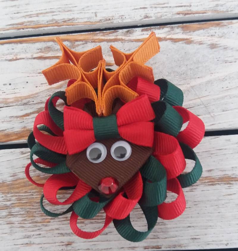 Rentiere Ribbon Skulptur Weihnachtshaar Rentier Hair Clip Pin Holiday Bow Loopy Haarbock Red Green Gold von ClaireMariesBoutique