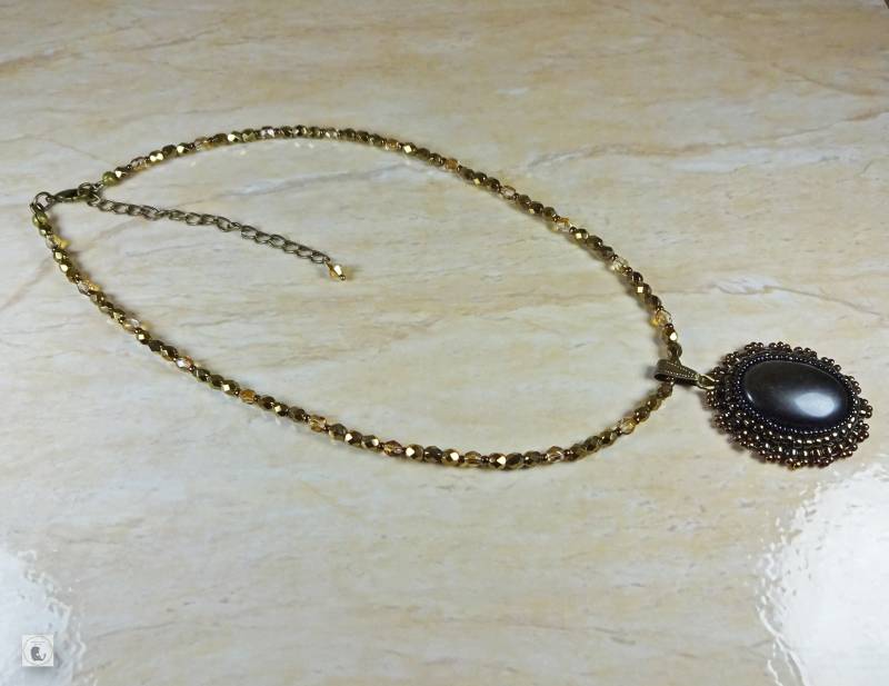 Bronze-Und Sandhalskette Mit Obsidian-Anhänger. Halskette Und Ohrringe | Optional von Claireetsesperles