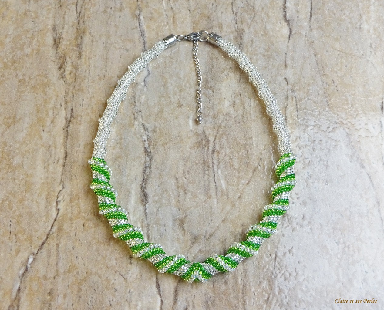 Grün Und Silber Halskette. Glasmurmeln. Weberei Cellini Spirale. Farbe Des Jahres. Set Halskette Ohrringe | Optional Grün Und Silber Halskette. Glasmurmeln. Weberei Cellini Spirale. Farbe Des Jahres. Set Halskette Ohrringe | Optional von Claireetsesperles