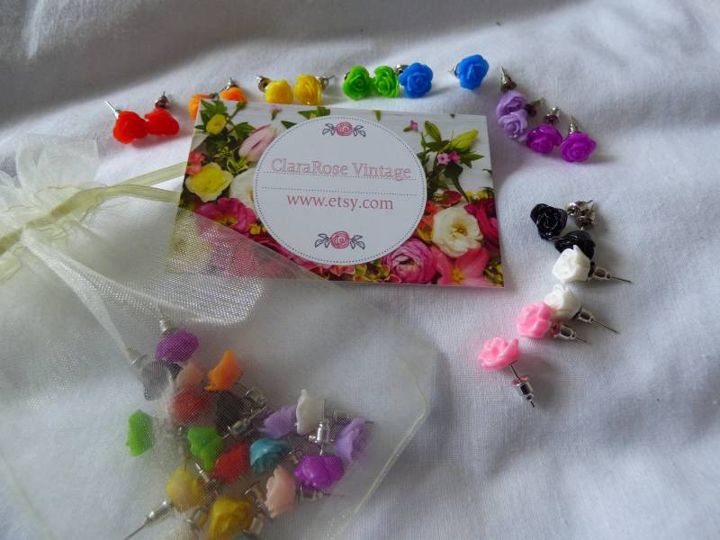 Ein Regenbogen Aus Rosen Süßes Geschenk Geschenk Bunte Rosenohrringe Für Ohrlöcher in Allen Farben Des Regenbogens Plus Extra Ein Regenbogen Aus Rosen Süßes Geschenk Geschenk Bunte Rosenohrringe Für Ohrlöcher in Allen Farben Des Regenbogens Plus Extra von ClaraRoseVintage