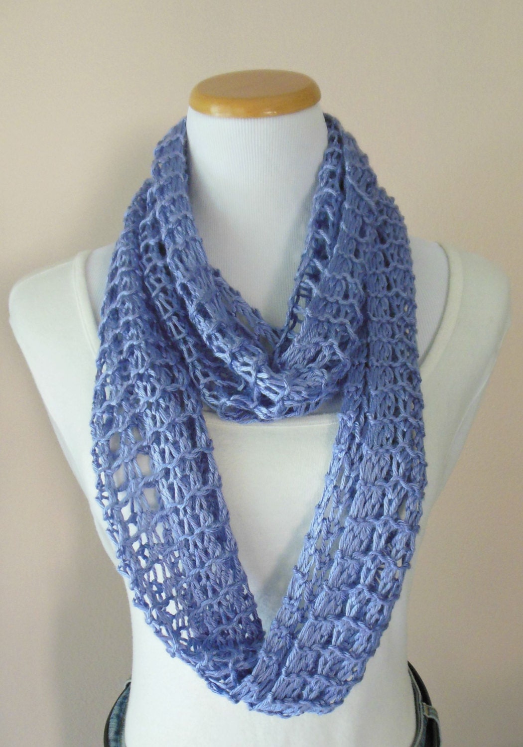 Lavendel Lila Licht Infinity Schal Hand Stricken Lacy Open Weben Leicht Mode Lavendel Lila Licht Infinity Schal Hand Stricken Lacy Open Weben Leicht Mode von ClaraRuthScarves