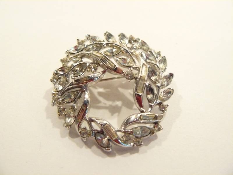 Atemberaubende Vintagetrifari Strass Brosche/Pin von ClarabellesCloset