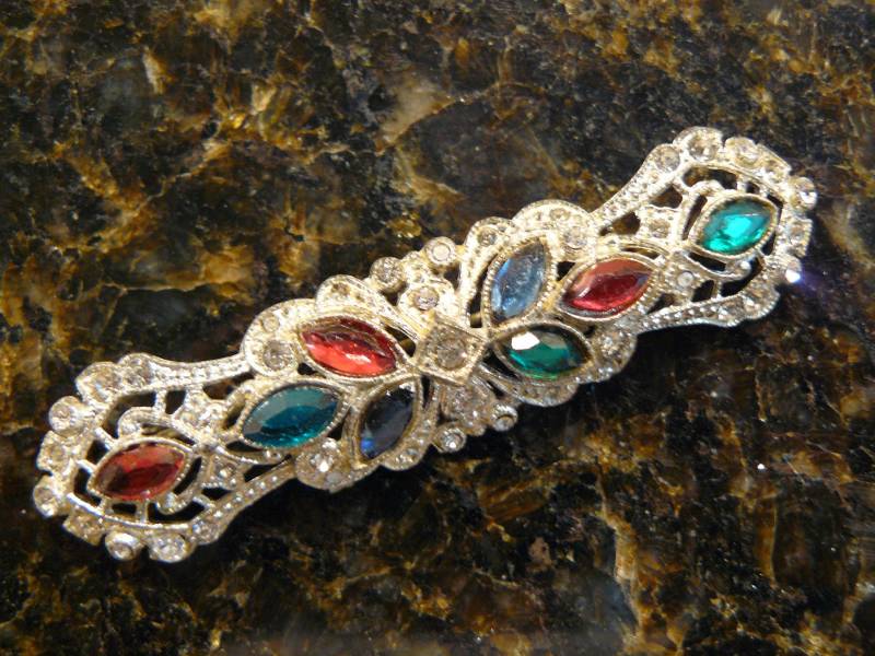 Schöne Art Deco Obst Salat Strass & Topf Metall Brosche/Anstecknadel von ClarabellesCloset