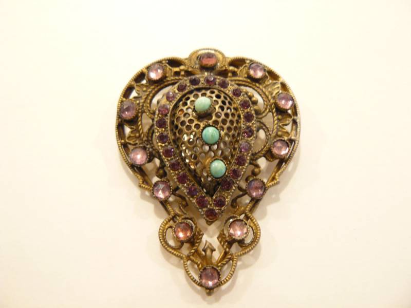 Schöne Jugendstil Peking Glas & Strass Brosche/Kleid Clip von ClarabellesCloset