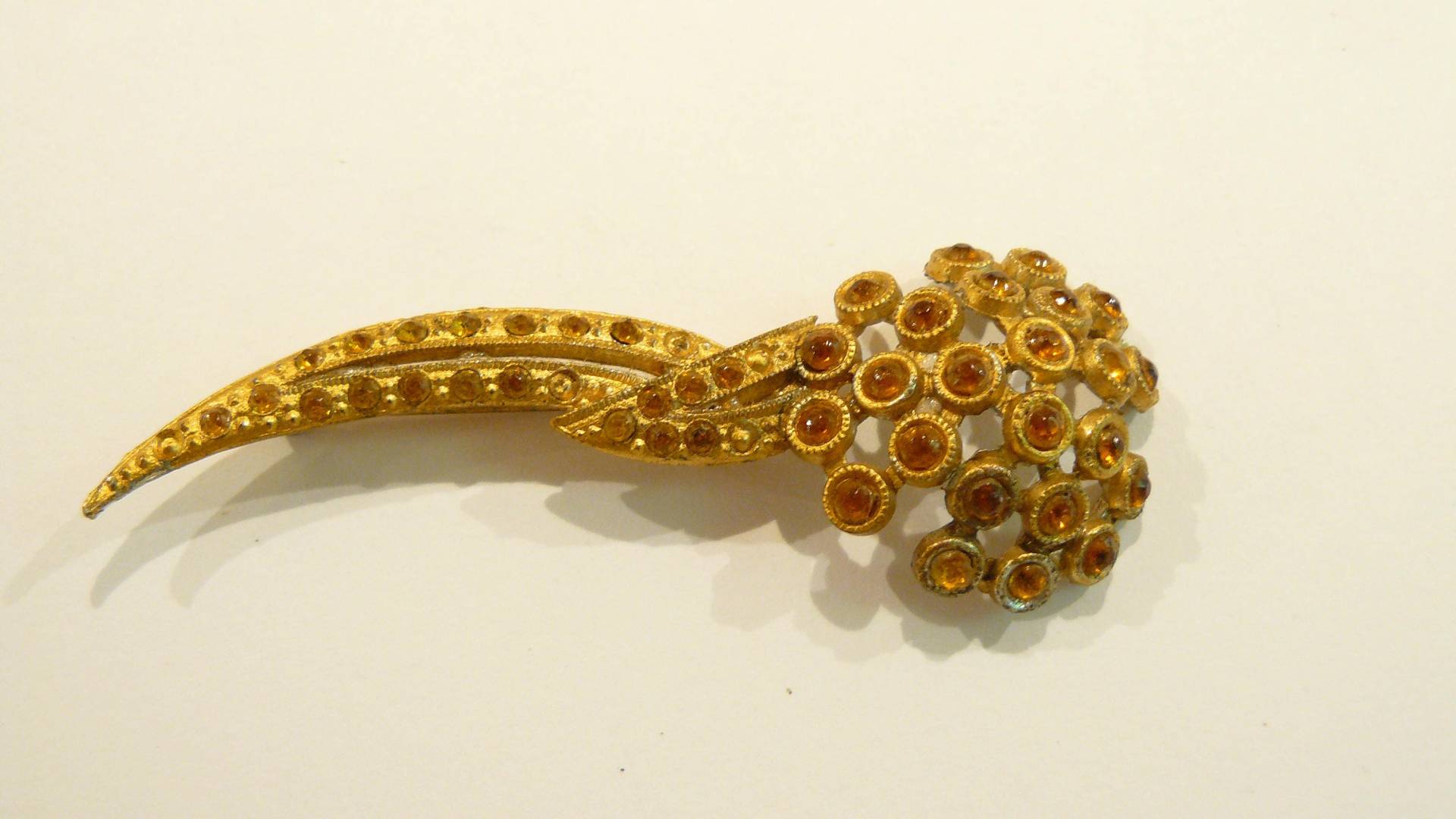 Vintage Art-Deco Citrin Strass & Gold-Ton-Topf Metall Blumenbrosche/Anstecknadel von ClarabellesCloset