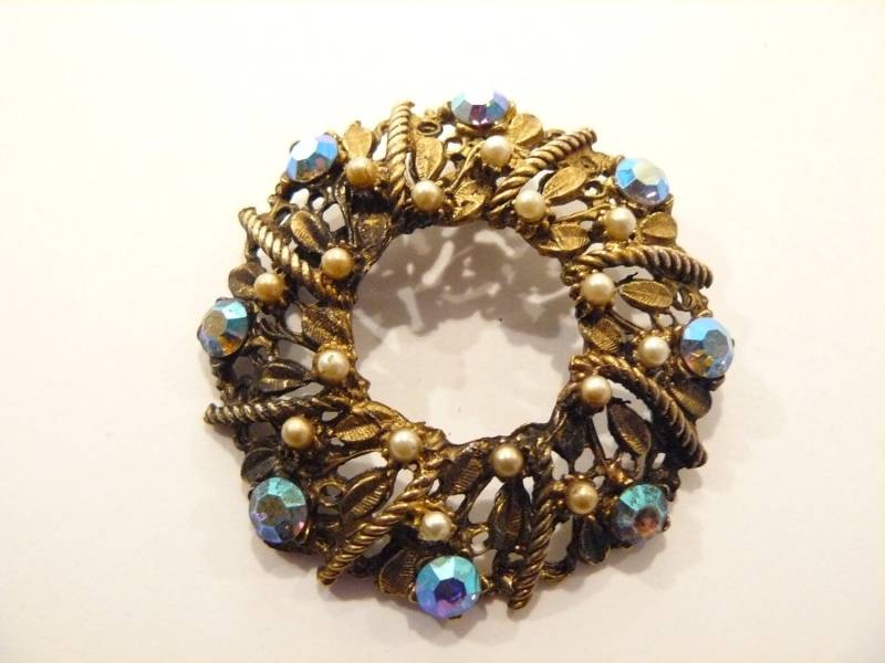 Wunderschöne Vintage Ab Strass & Faux Pearl-Kreis/Kranz-Brosche Pin von ClarabellesCloset