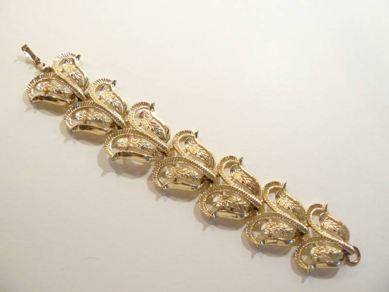 Wunderschöne Vintage Chunky Goldton Segment Armband von ClarabellesCloset