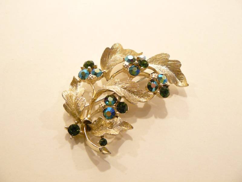Wunderschöne Vintage Lisner Schattierungen Von Grün Strass Brosche/Pin von ClarabellesCloset