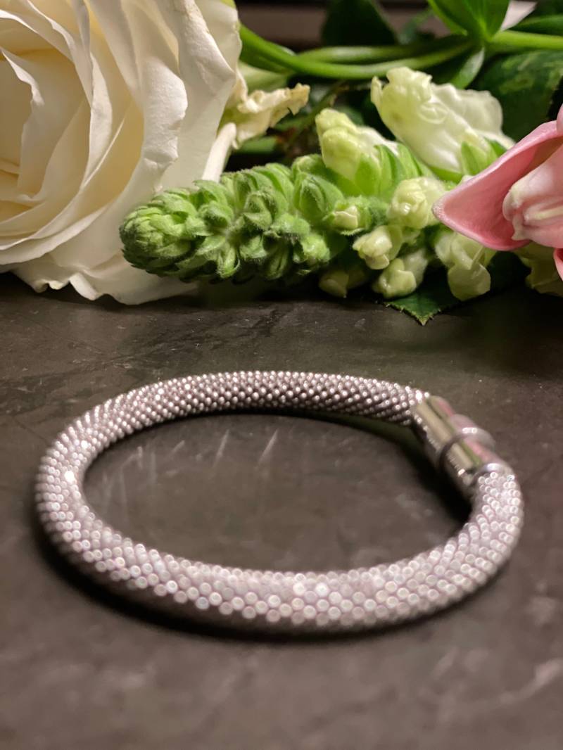 17 cm Langes, Rhodiniertes Silberarmband Mit Diamant-Effekt Und Einem Leicht Zu Handhabenden Magnetverschluss. Handgefertigt Aus 925Er Silber von KathisSilberschmuck