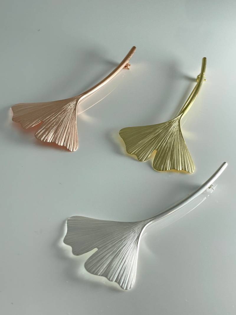 Schöne Lange Brosche in Form Eines Ginkgo-Blatts, 7 cm Groß Handgefertigt Aus 925 Silber von KathisSilberschmuck