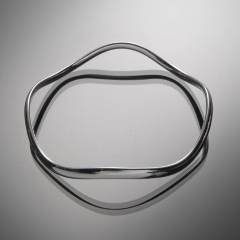 Verspielter Leichter Armreif "Die Welle Des Pazifiks" Aus Recyceltem 925 Silber, Made in Germany - Elegant Und Komfortabel von KathisSilberschmuck